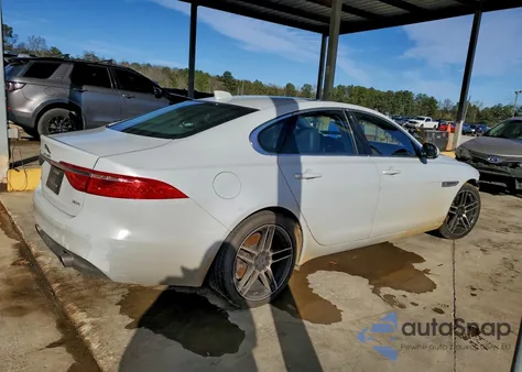 2017 Jaguar Xf Prestige z USA, uszkodzony, nr VIN SAJBE4BVXHCY33424